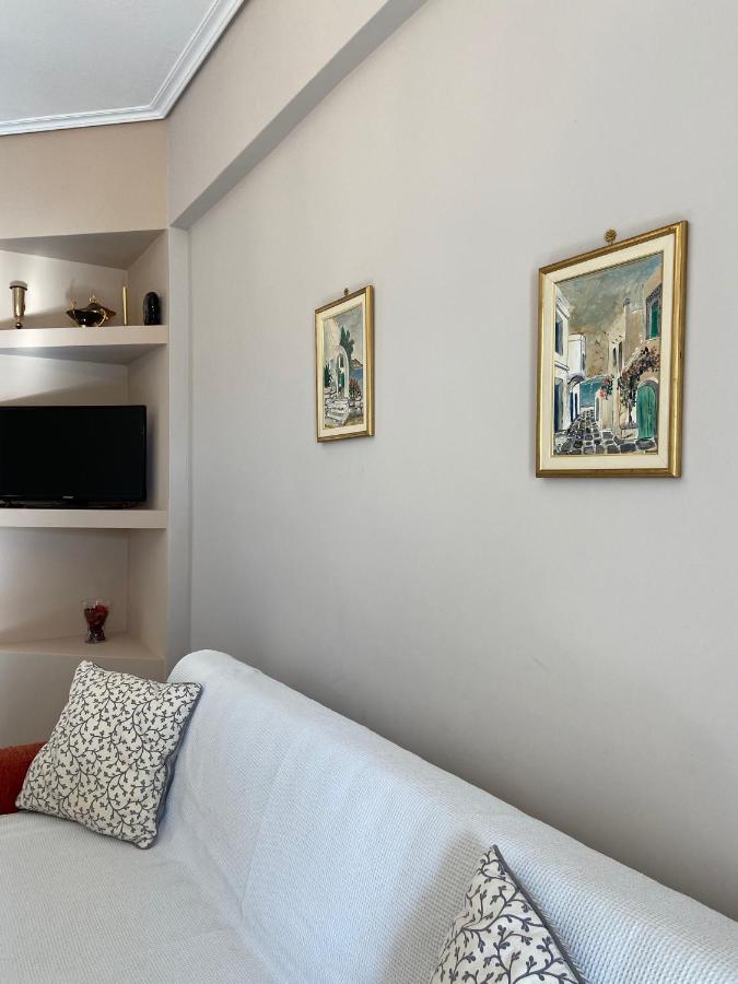 Mpanos Sea Apartment 2 Loutra Oraias Elenis Exterior photo