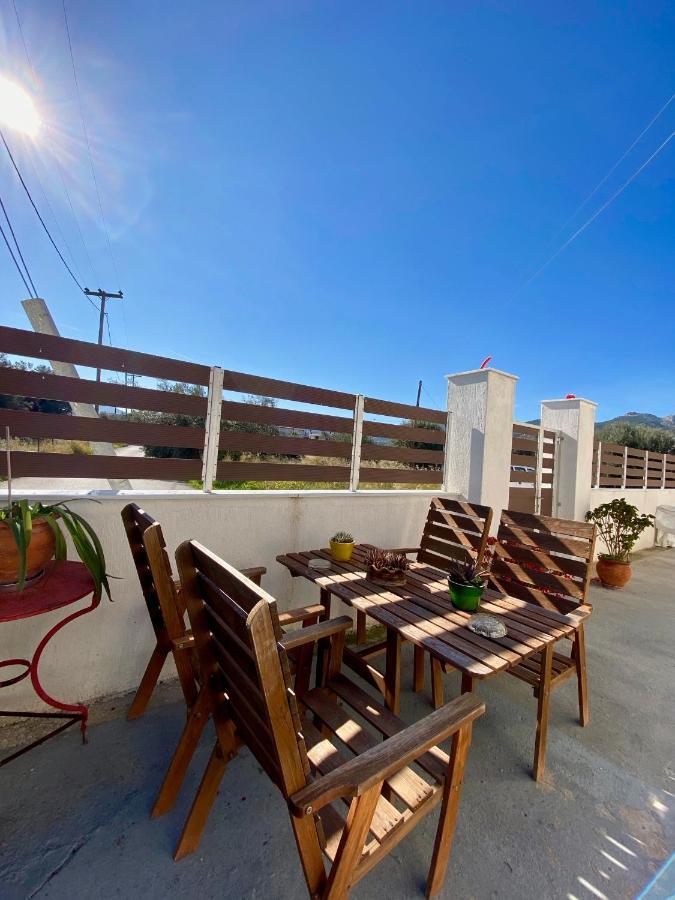 Mpanos Sea Apartment 2 Loutra Oraias Elenis Exterior photo