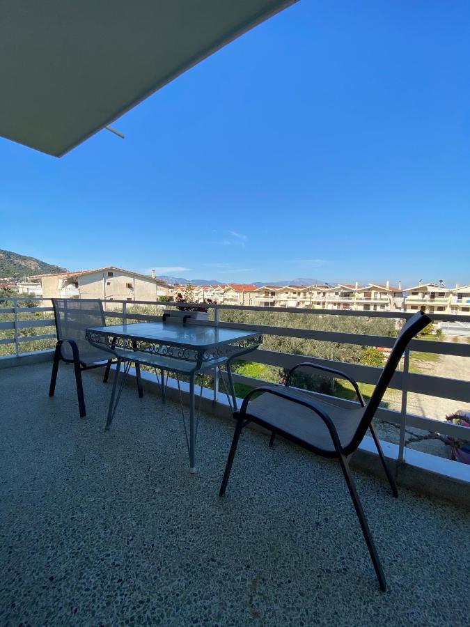 Mpanos Sea Apartment 2 Loutra Oraias Elenis Exterior photo